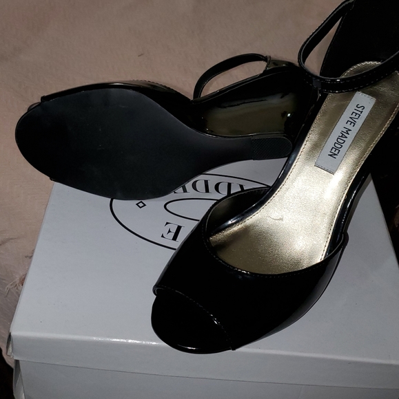 Steve Madden Wedge Heeled Sandals - Picture 2 of 4